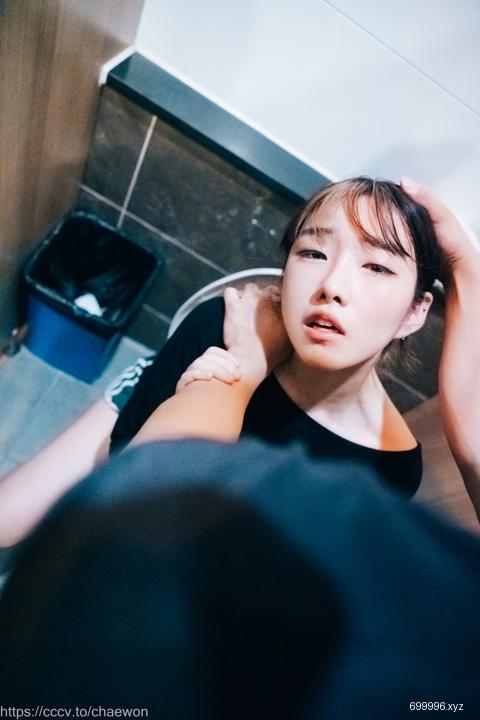  SonSon (손손) - Public Toilet - part 01